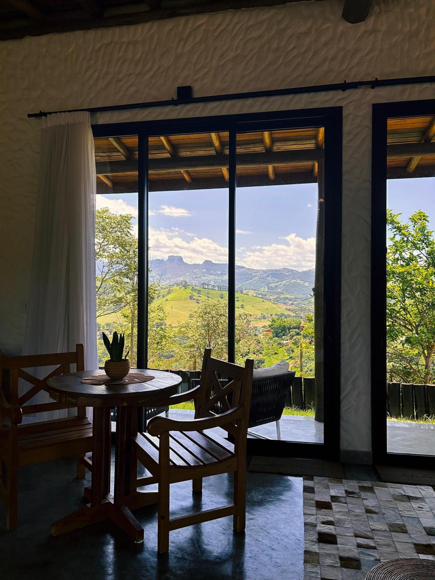 Viver A Pedra 賓館 Goncalves